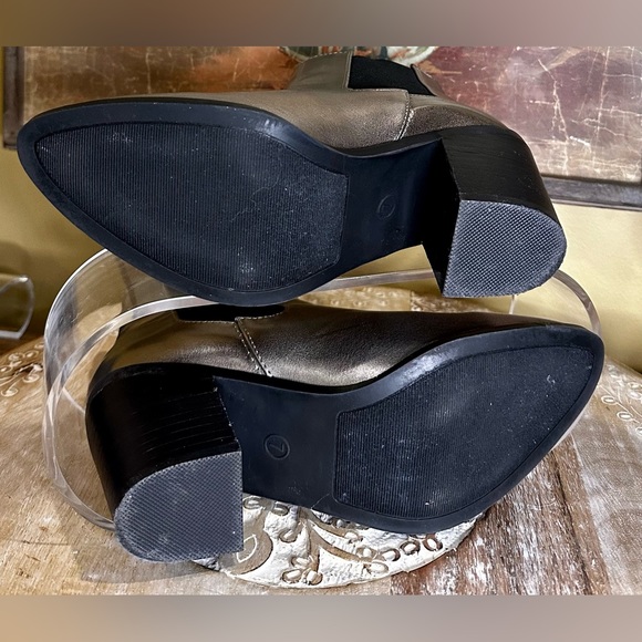 EUC Madden Girl “Barbie” Metallic Silver/Pewter Ankle Faux Leather Boot. Size 7 - Picture 6 of 7